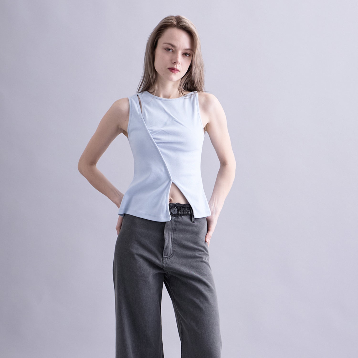 ASYMMETRY FRONT GATHER TANKTOP