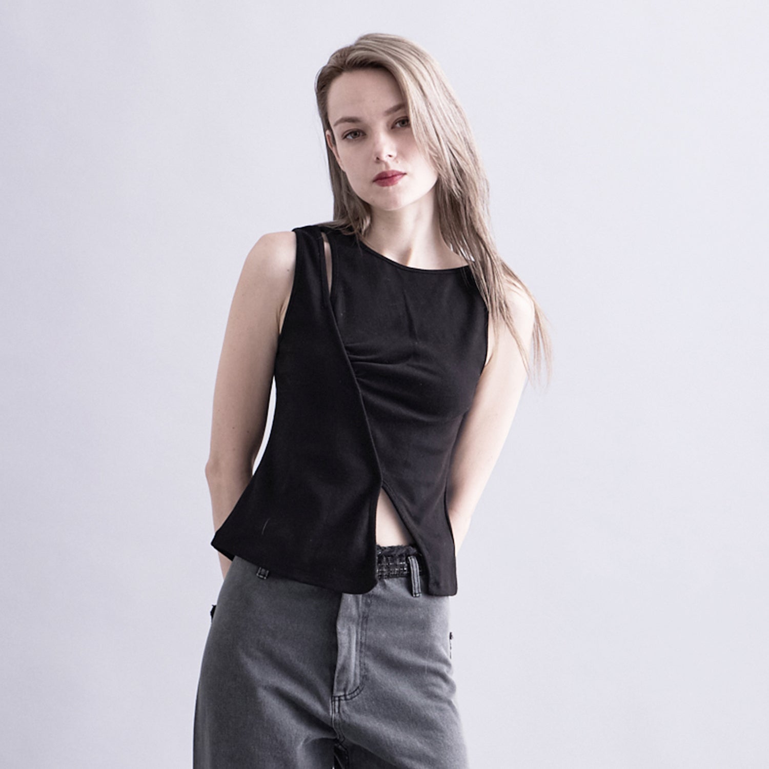 ASYMMETRY FRONT GATHER TANKTOP