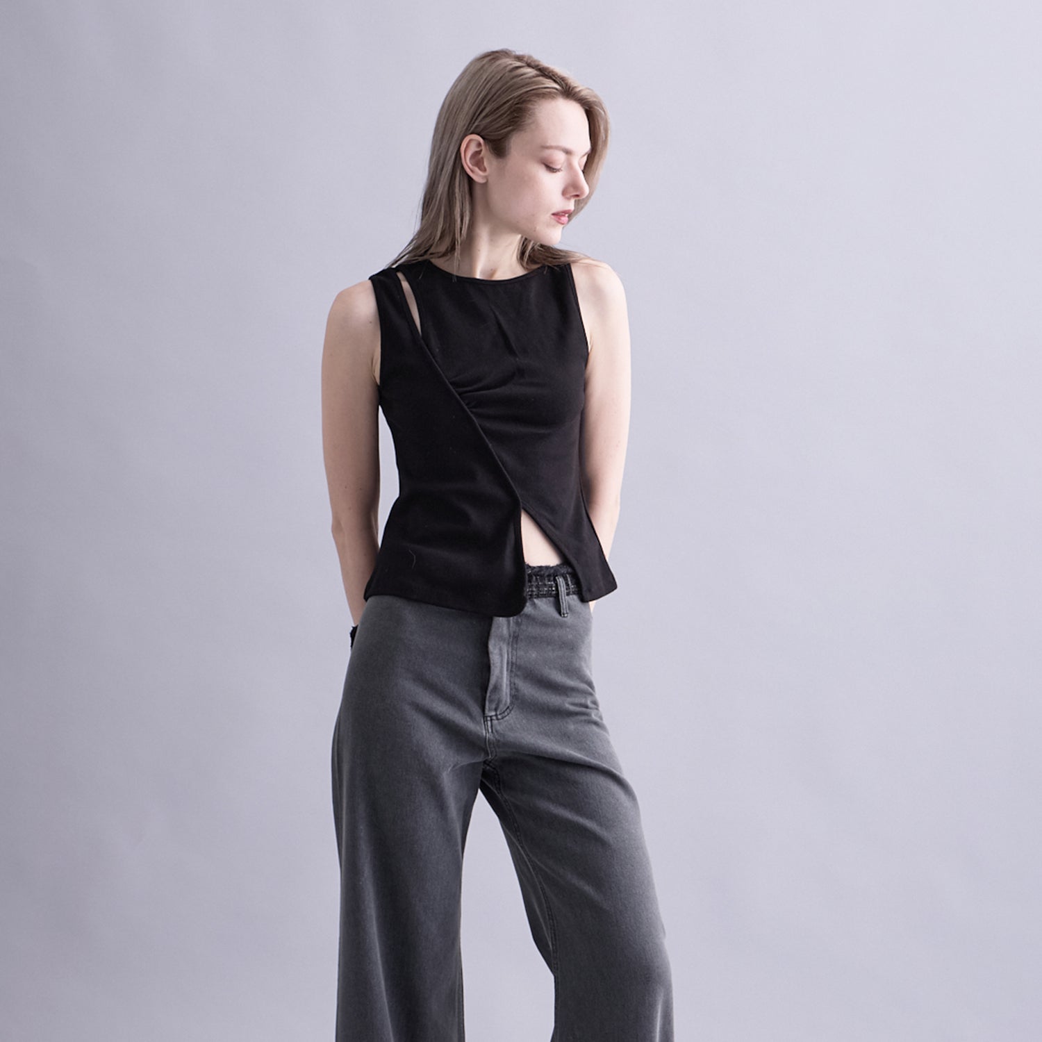 ASYMMETRY FRONT GATHER TANKTOP